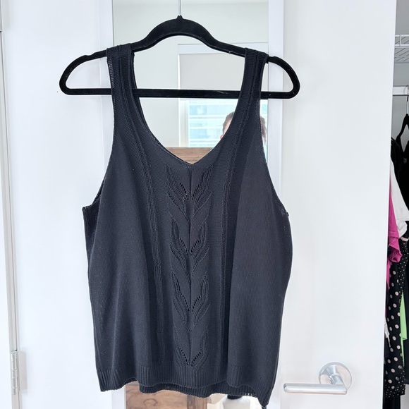 Tops - Elegant Black Knit Tank Top